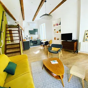 Apartment Vaste Et Loft Climatise Au Coeur De, Marseilles